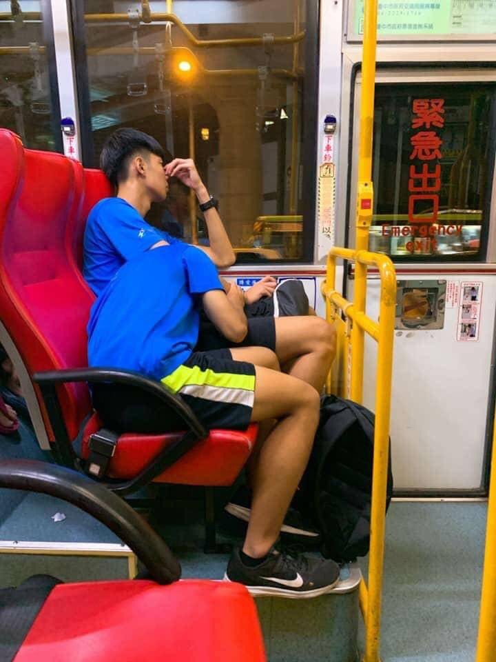 aacbktball's tweet photo. 像極了愛情

Credit to 廉信棋 https://t.co/33HBD3iuM4