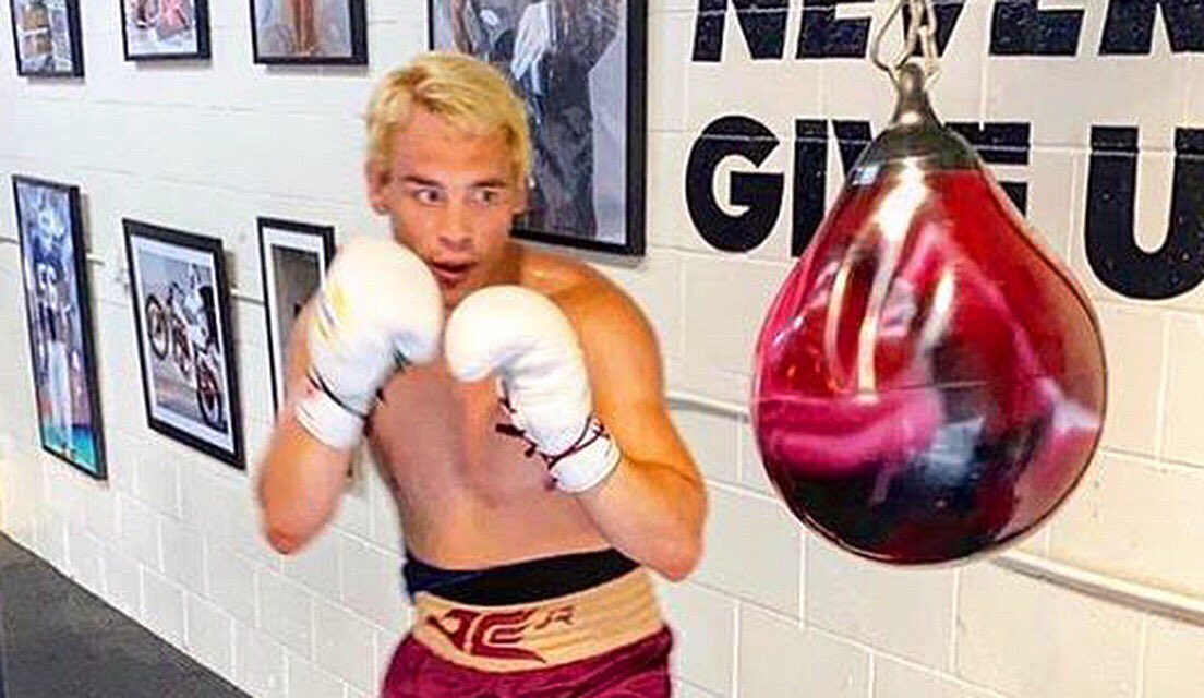 Agencia2punto8's tweet photo. Regresa Julio César Chávez Jr. https://t.co/9kixPbh8Z9 @Jcchavez115 @jcchavezjr1 @WBCBoxing #Agencia2punto8 #WBC #CMB #jcchavezjr #jcchavez #box #boxeo #boxing https://t.co/EZDNhBdgan