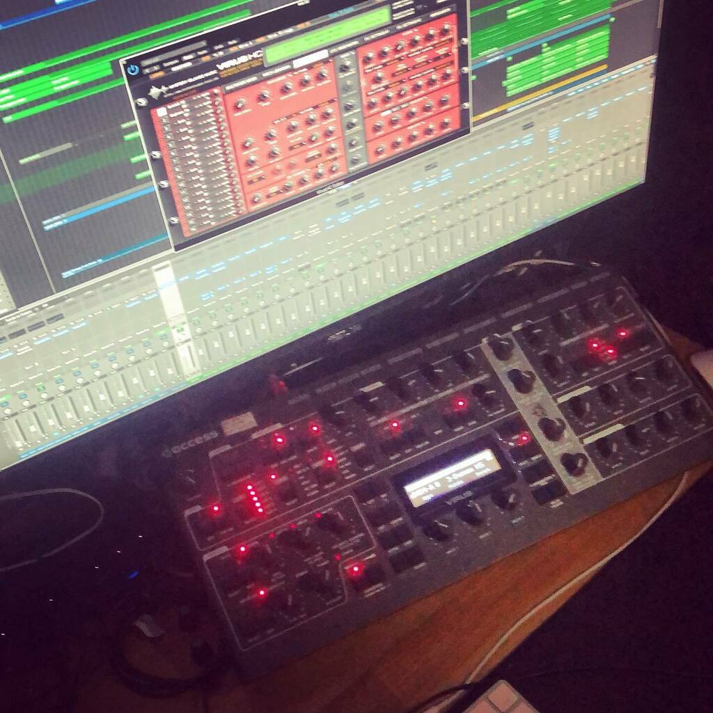 MysteryIslands's tweet photo. If you are eager to try out v2 beta on a macOS with VirusTI, full beta is now available for all of our customers! #virusti #virussnow @access_music #virushceditor https://t.co/AOahe2fcfR https://t.co/qBfv2kqkCS