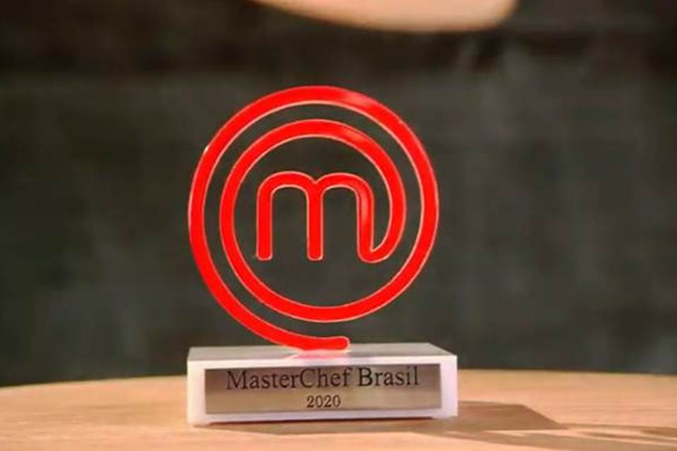 KleiHortencio's tweet photo. @WebTVBrasileira @YouTube O troféu #MasterChefNaBand parece uma sentinela. 😅 #FalandoDeMasterChef https://t.co/mkOBYfN4Tv