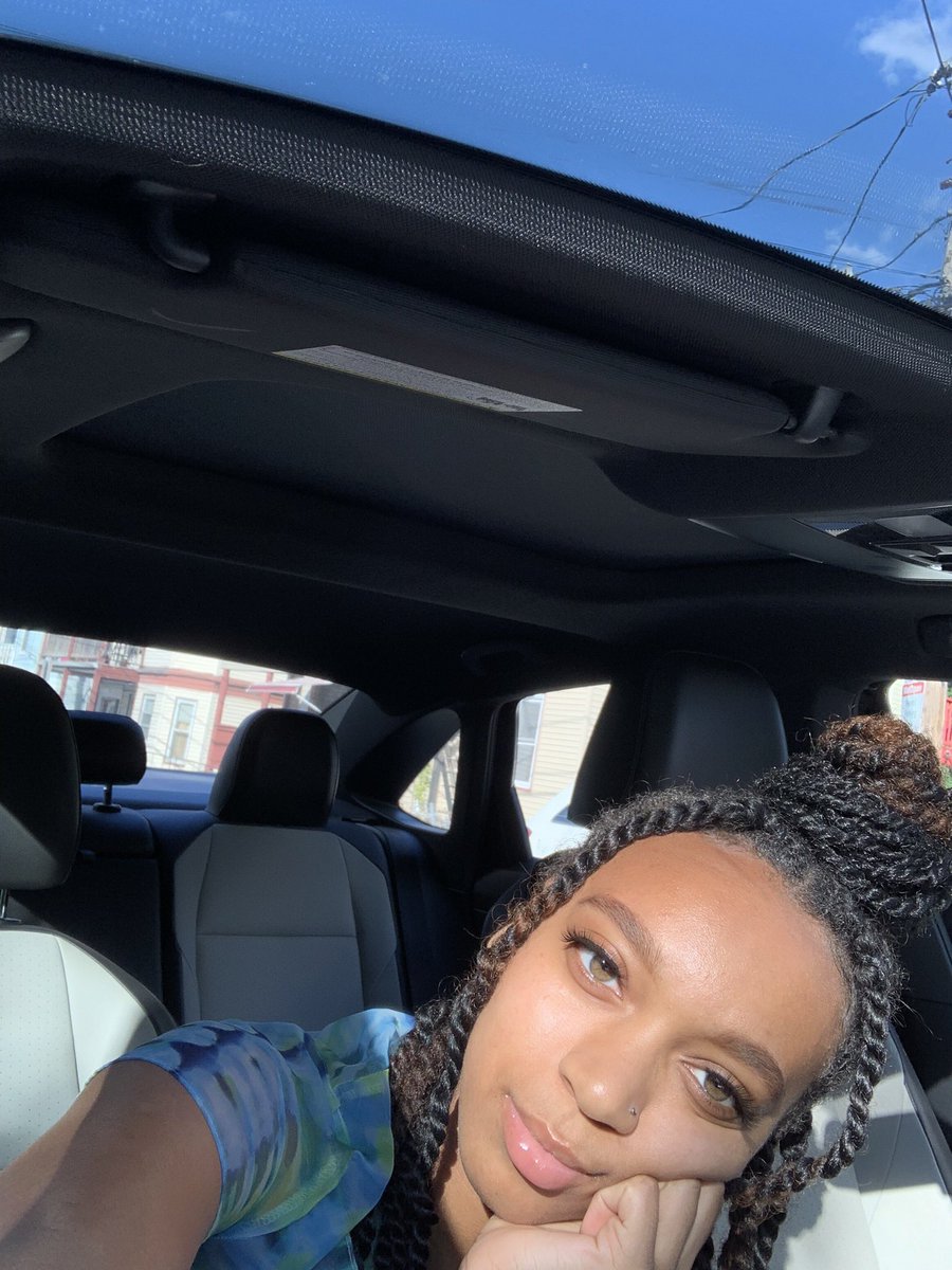 IvyanaYvette's tweet photo. Car flicks☀️😘 https://t.co/mcy2Ey6Z7Y