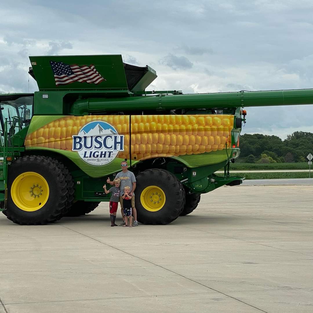 JustinDavis69's tweet photo. @BuschBeer #LatteForLife #Sweepstakes https://t.co/b3cfkd9sYd