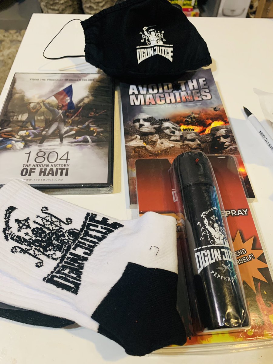 cheveychevelle's tweet photo. @tariqnasheed Right on time with this set up! #WannaPlayGetThisSpray #OgunJuice #Haiti(1804) #AvoidTheMachines #TariqNasheed https://t.co/cxc5GP5aqf
