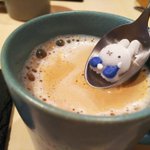 ミッフィーちゃんがコーヒーにつけると、あっという間にギャル男になった!