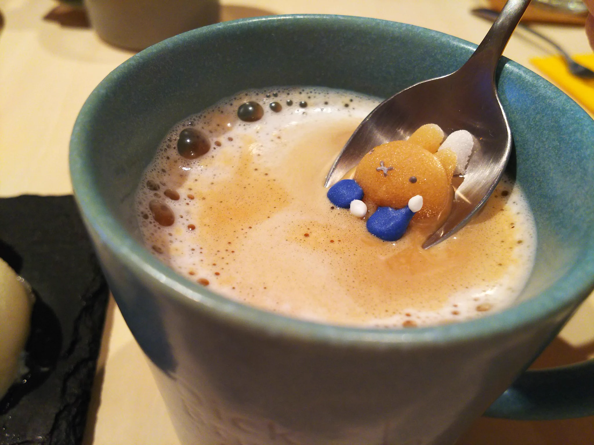 ミッフィーちゃんがコーヒーにつけると、あっという間にギャル男になった！！