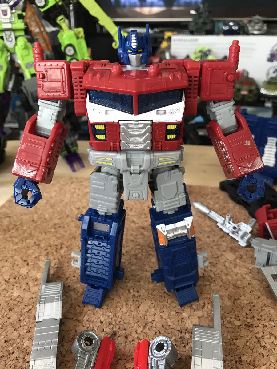 続いて、ギャラクシーアップグレードオプティマスプライム こちらは2