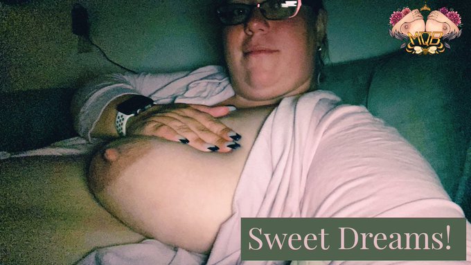 U get a perfect picture only when you're in love with the photographer or the other way also😉    #haircare<a href="/tag/picoftheday"class="tags"><span>#picoftheday</span></a><a href="/tag/beautiful"class="tags"><span>#beautiful</span></a><a href="/tag/fun"class="tags"><span>#fun</span></a><a href="/tag/me"class="tags"><span>#me</span></a><a href="/tag/naturalhair"class="tags"><span>#naturalhair</span></a>