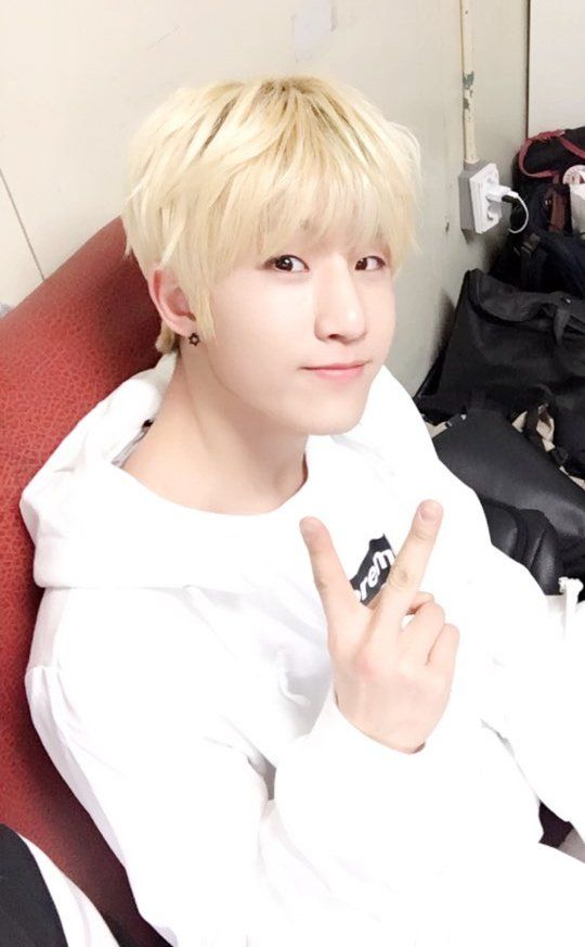  #BestBoyJINJIN  @offclASTRO ♡ blonde ♡ QT ver.