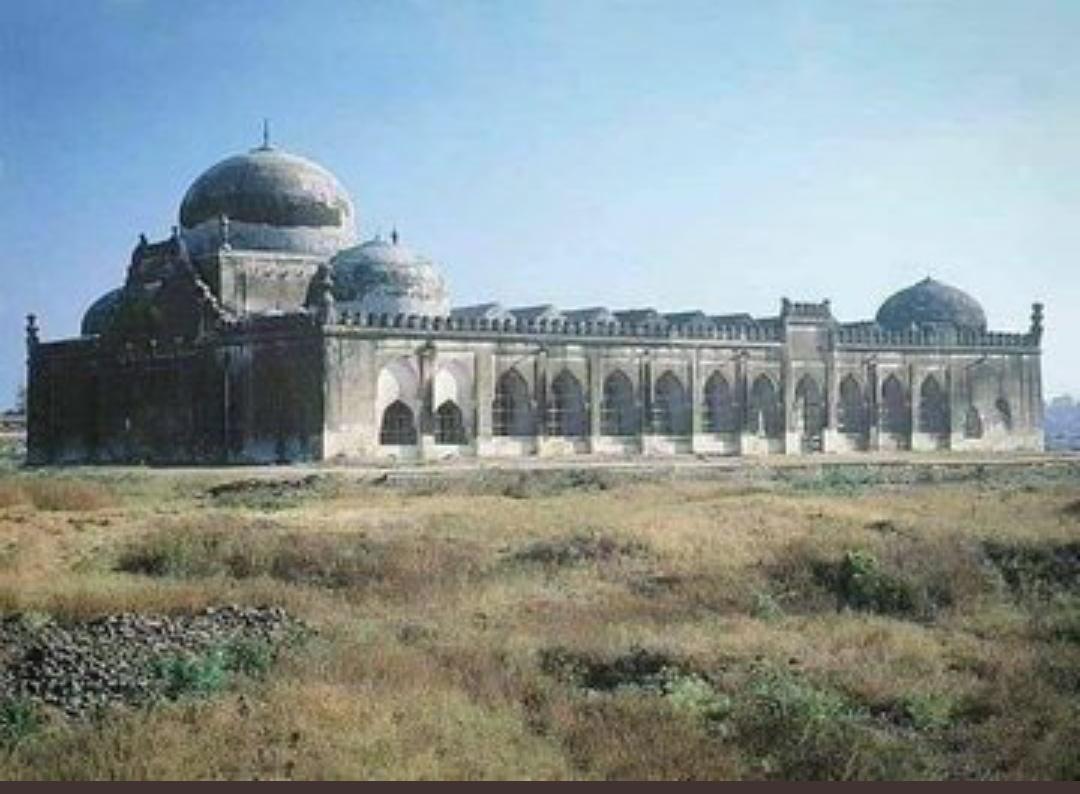 Meesamabbasazmi's tweet photo. बाबरी मस्जिद फैसले से जो लोग समझ रहे हैं कि मुसलमान हार गए हैं यह उनकी गलतफहमी है हम नहीं हारे सविधान हारा है लोकतंत्र हारा है..

#BabriZindaHai https://t.co/5ADRGGlnQn