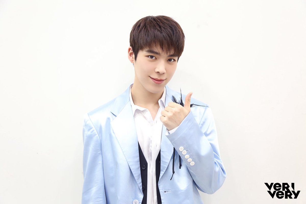 the_verivery's tweet photo. [💌]
[#POST]
YEONHO, the 'King of Mask Singer'
★heads forward smoothly★

VERIVERY YEONHO's crystal clear voice🎶
MBC 'King of Mask Singer' the waiting room beind the scenes❣ 
Check it out now on Naver Post🙌 

👉 https://t.co/S5ithv1rSn

#VERIVERY #YEONHO
#King_of_Mask_Singer https://t.co/ogwTh9wZn3