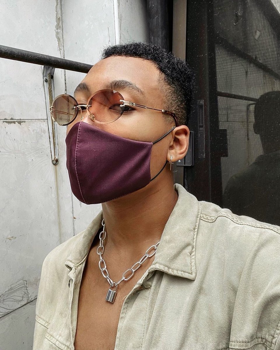 seasonsph's tweet photo. all eyes on SPICE ๐ถ @masonnjigha wears #Facecase in spice. ๐ this and more styles are available at P159 only.
๐ shop here now: https://t.co/mW1tkAaAiM https://t.co/vpAY2WYt4n