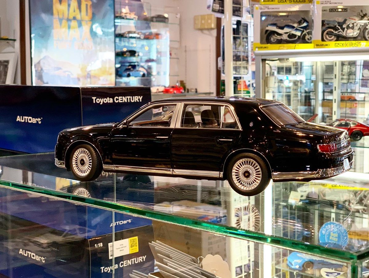 littlelegard's tweet image. 大変お待たせしました！ついに登場です😊いやーよく出来てますね。素晴らしい♪漆黒の上品な黒といい、内装も手が入ってます！これは欲しいな😊

AUTOart 1/18 トヨタ センチュリー （神威 ＜かむい＞　エターナルブラック）
30,580円(内税)

#autoartmodels #toyotacentury #センチュリー