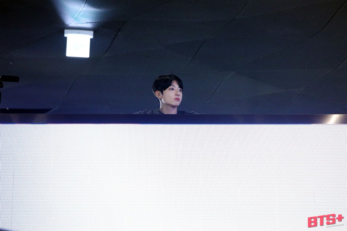 selenofilo13's tweet photo. Jungkook literally looks like a whole babie on the last two Run episodes. 🙄 
#BTS #RUNBTSEp111 #RunBTSEp110 #JUNGKOOK @BTS_twt https://t.co/yMNIsRsQbn