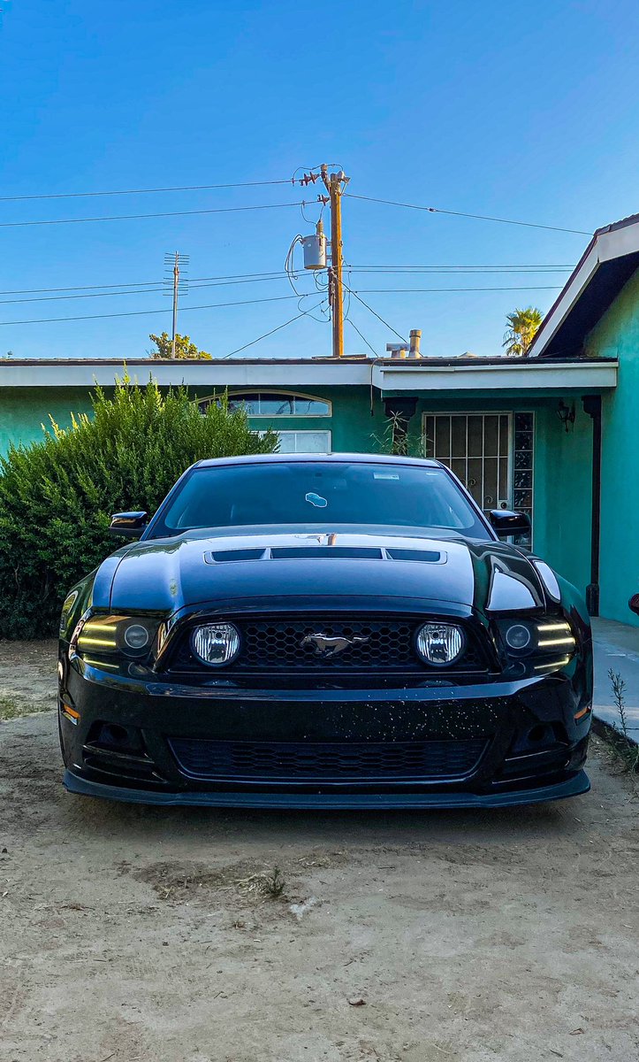 RigoSVT's tweet photo. π€©π€©π€© 2014 headlight conversion is installed, now my 2014 clone is complete β
ππΌ
#MustangsOfTwitter https://t.co/fXVIR0aTLC