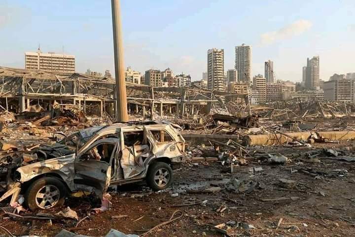 iamsadia786's tweet photo. Heartbreaking scenes from Lebanon after blast. 💔 
Shocking, terrifying, speechless Deepest condolences to everyone caught up with this unfurling disaster in Lebanon. 🇱🇧
May Allah Almighty help &amp; protect them. 
#PrayersForBeirut #PrayersForLebanon https://t.co/zsVbOVURMP