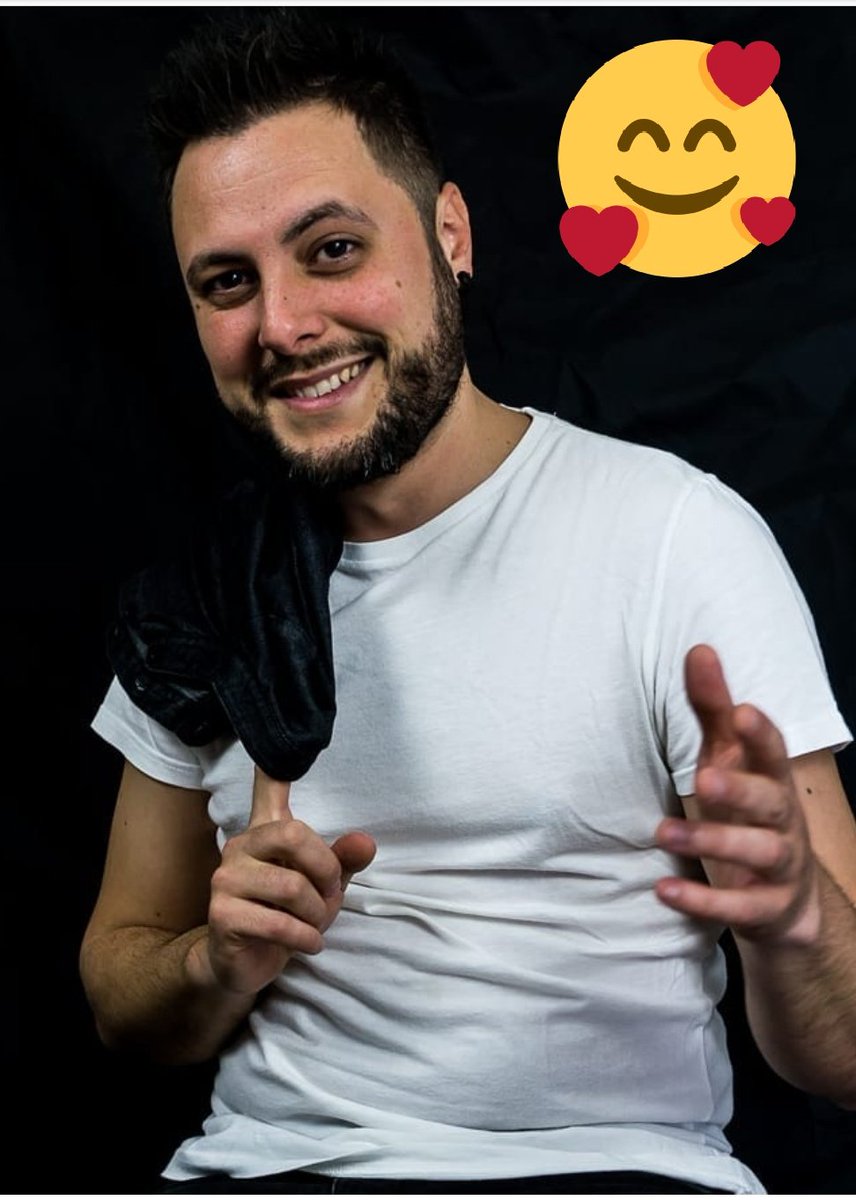 Marilo54gmailc1's tweet photo. @CarmenFiesta no te olvides de mi @jaimegalanmusic #LaLibertad #VerdaderoAmor #AmiMeGustasTu @canalfiesta soy toda oídos 🎧📻🎶🎸🚶‍♀️🚶‍♀️ https://t.co/AKA1lKz0ld