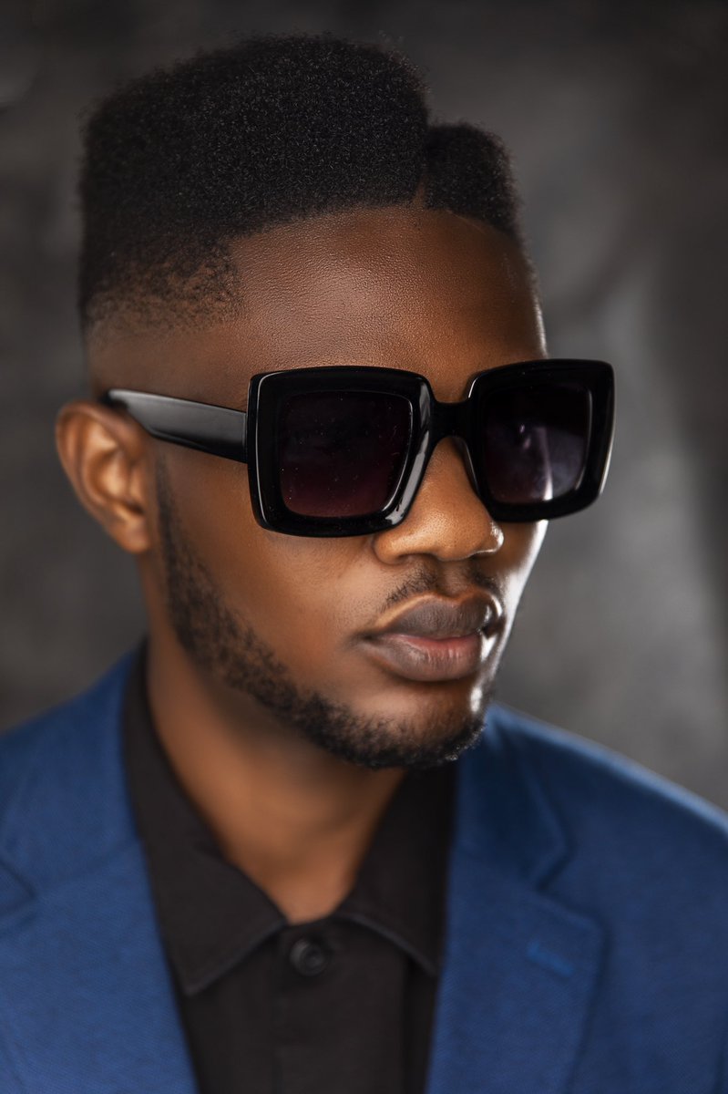 CosteroSimons's tweet photo. Bar 4 Bar mu president.....bless up brvh.
Happy birthday rapper. 🎂🎂🎂🎂
Charle words fail me bro.... Just enjoy ur day
@_Lyricaljoe
#5AugustIV https://t.co/jpGDeOZdb0