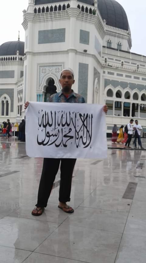 JalananMujahid's tweet photo. Tanpa khilafah, kondisi umat memprihatinkan hidup dibawah sistem kapitalisme sekuler, nasib umat terjajah,tertindas dan miskin >> #NusantaraBagianKhilafah << #SambutlahKhilafah >> https://t.co/94uXZtL5J6