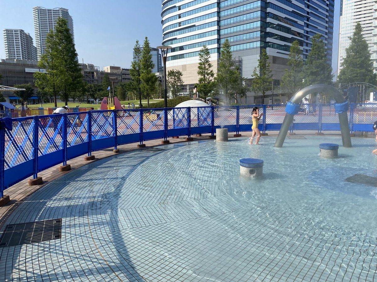 Co Sodate 中央区 江東区からママがお届け 暑い日に気持ち良さそう 私も入りたい 30分ごとに霧が出る仕掛けも楽しそう 豊洲 じゃぶじゃぶ池 来週豊洲公園の記事アップします お楽しみに Akiko