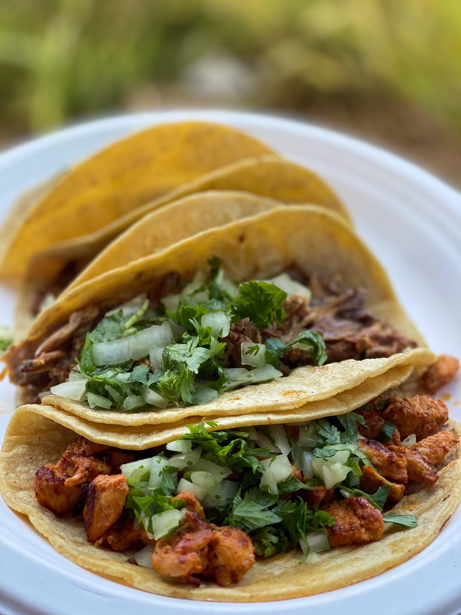 GirlsWhoGrub's tweet photo. Celebrated #tacotuesday at Porkyland Mexican Grill in Del Mar, San Diego 😋 https://t.co/YzS9bJWi18