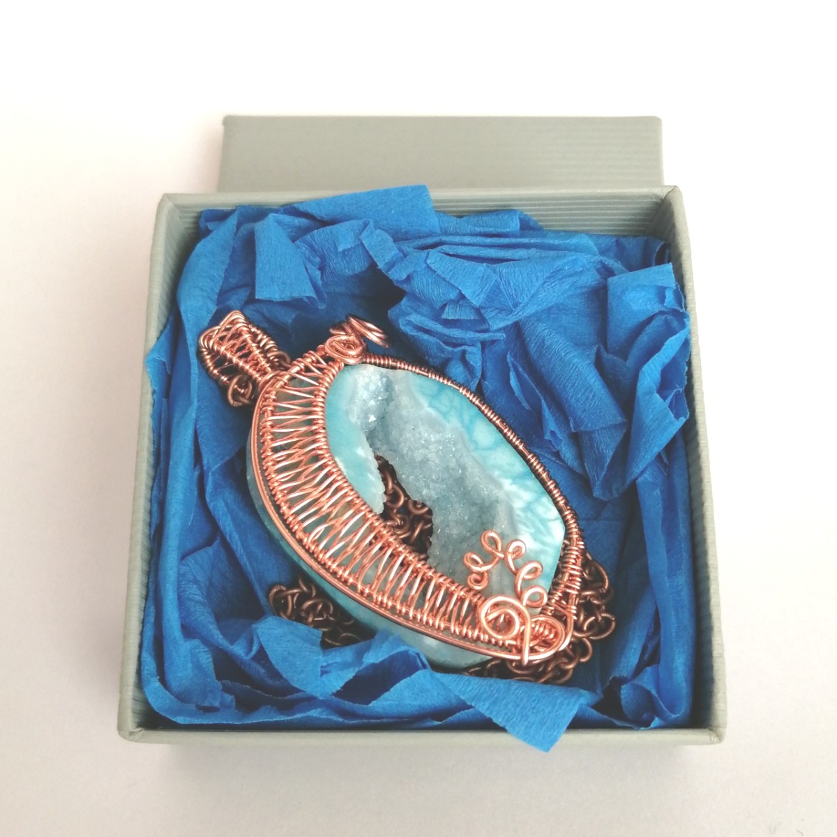 TulasTreasureT's tweet photo. #blueaddict me 😆. Blue druze agate wrapped in copper https://t.co/KOi8heeexC #EarlyBiz #giftidea #UKGiftHour #UKGiftAM #SmallBiz #shopsmall #handmade https://t.co/7GviR3OUE3