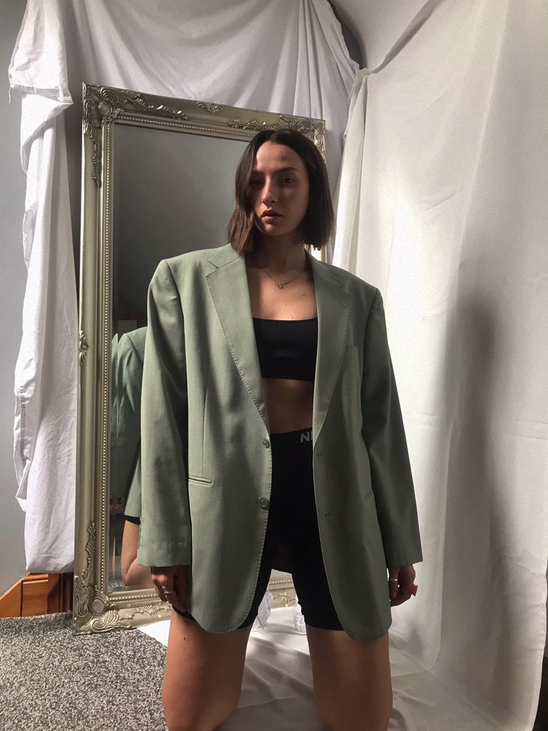 me realising who I am was one of the best things to come out of lockdown, no pun intended #beautifullybisexual