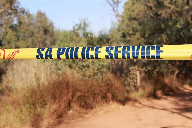 RekordNewspaper's tweet photo. [NATIONAL NEWS] Man tied up, family sexually assaulted on Muldersdrift farm, Gauteng: https://t.co/wtC330JWaL https://t.co/E7SYg7RopJ