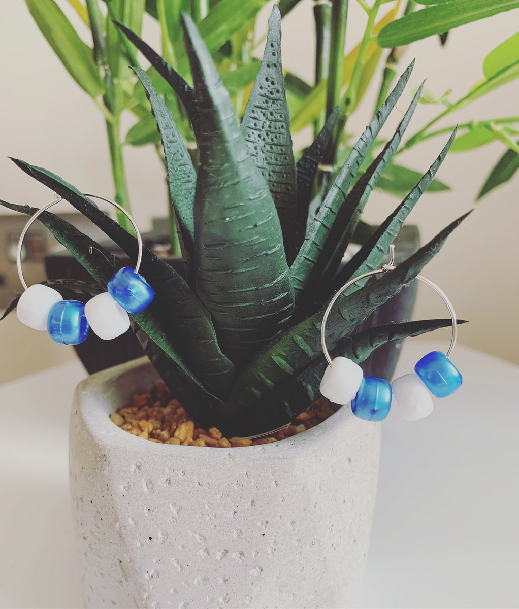 letsnormalise's tweet image. Another peep of the earrings being sold over on Instagram! More designs over there, £1 of each purchase is going to @Pandas_uk . Let’s show our support and look cute doing it!!!!❤️