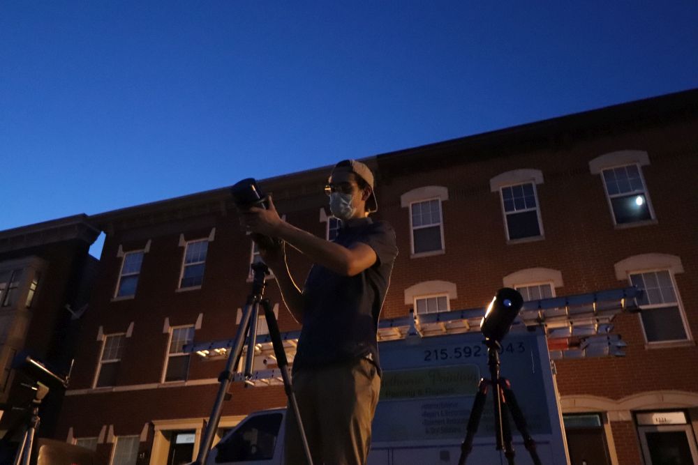 PhillyMoonMen's tweet photo. Want to learn how to use a telescope? Message me about our social-distance urban astronomy courses! Our pilot program is up and running!

#phillymoonmen #darkskies #sidewalkastronomy #moon   #telescope #popscope @Tmoms https://t.co/3LaiOjgqm6