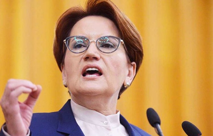 Akşener'den Bahçeli'ye yanıt: 'Türkiye’nin ekonomik sorunları varken ve bir salgın yaşadığımız dönemde milletin sesini duymak yerine siyasi magazinle meşgul olması hiç hoş bulmadığımı söylemek isterim!' dedi.