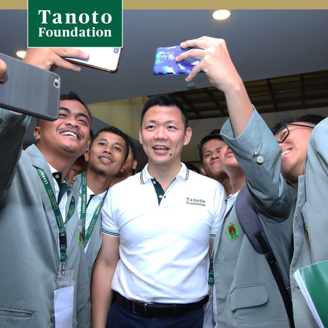 tanotoeducation's tweet photo. (3/3) Tak terasa hampir setahun sejak TSG 2019 dilaksanakan. Tahun ini pastinya akan berbeda karena akan diadakan secara virtual! Apakah T-Friends sudah siap untuk keseruan-keseruan yang ada di #TSG2020? 

#TSG2020 #learnandlead https://t.co/FVXhSXyusd