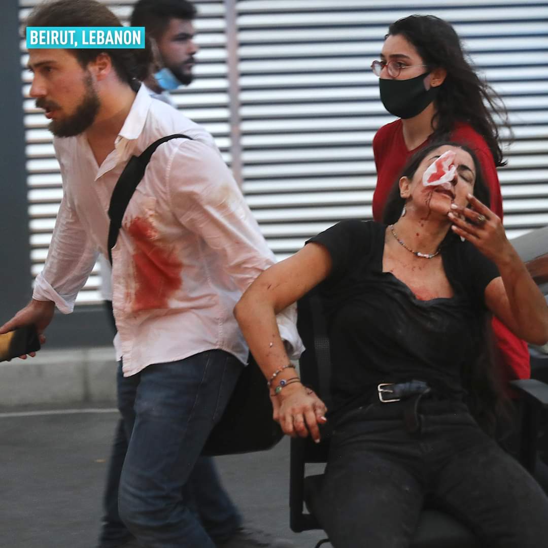 ImEdienaaa's tweet image. This is so heartbreaking💔😥😭 
Pray for Beirut🙏#PrayForLebanon