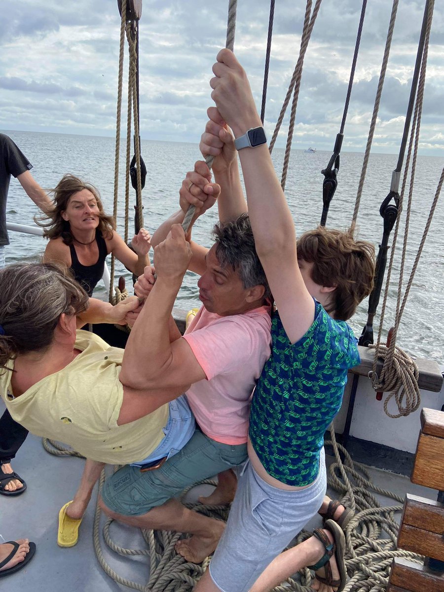 Met een zeilreis van <a href="/BootBootBoot_nl/">BootBootBoot</a> kan je met je hele gezin heerlijk uitwaaien op een topzeilschoener. Bezoek Texel, help mee aan boord en geniet van de buitenlucht. Coronaproof, want je bent steeds buiten! Jongeren en gezinnen kunnen wel samen optrekken. Een zeil bijvoorbeeld