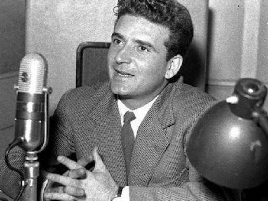 "Si è perso il contatto con noi stessi: non indugiamo più su noi stessi. E questo dipende molto dalla velocità della comunicazione, che non ci mette più in condizioni di indugiare su nulla.”

Addio al giornalista e scrittore #SergioZavoli, aveva 96 anni.

#5agosto.