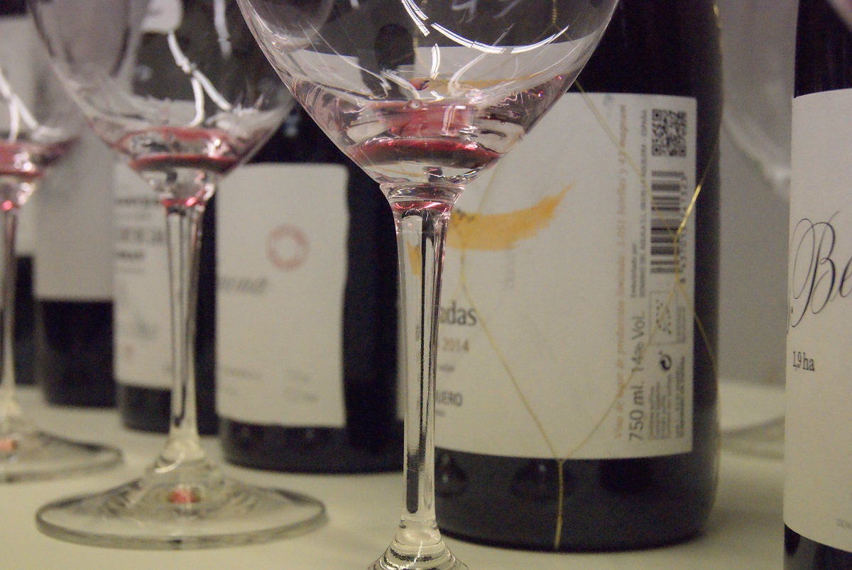 guiapenin's tweet photo. "Se trata de un ejercicio que nos permite calibrar con mayor precisión la valoración de cada #vino". Así definen los catadores de #Peñín la #Recata. Ejercicio que nos permite conocer cuáles son los mejores #vinos de España cada año: https://t.co/WEjyWocPoi https://t.co/4CJZYIHOPw