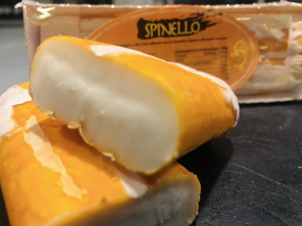 Andrea Magi nos manda un buen puñado de quesos (y de pasión) desde sus cuidadas instalaciones de la Toscana... formaggi con amore!! ♥️🧡 

 #andreamagi #demagiaffinatore #quesositalianos #cheeselover #asturias #gijon #oviedo #coalla