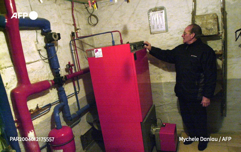 Le monde du fioul veut sauver ses chaudières de leur mort annoncée u.afp.com/3BWF #AFP <a href="/boriscambreleng/">Boris Cambreleng</a> <a href="/JulienDury/">Julien Dury</a>