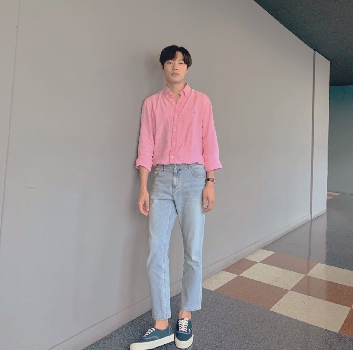 Ryu Junyeol as boyfriend a thread.(everyone lets say thanks to junyeolie)me : google how to be junyeol& #39;s girlfriend.