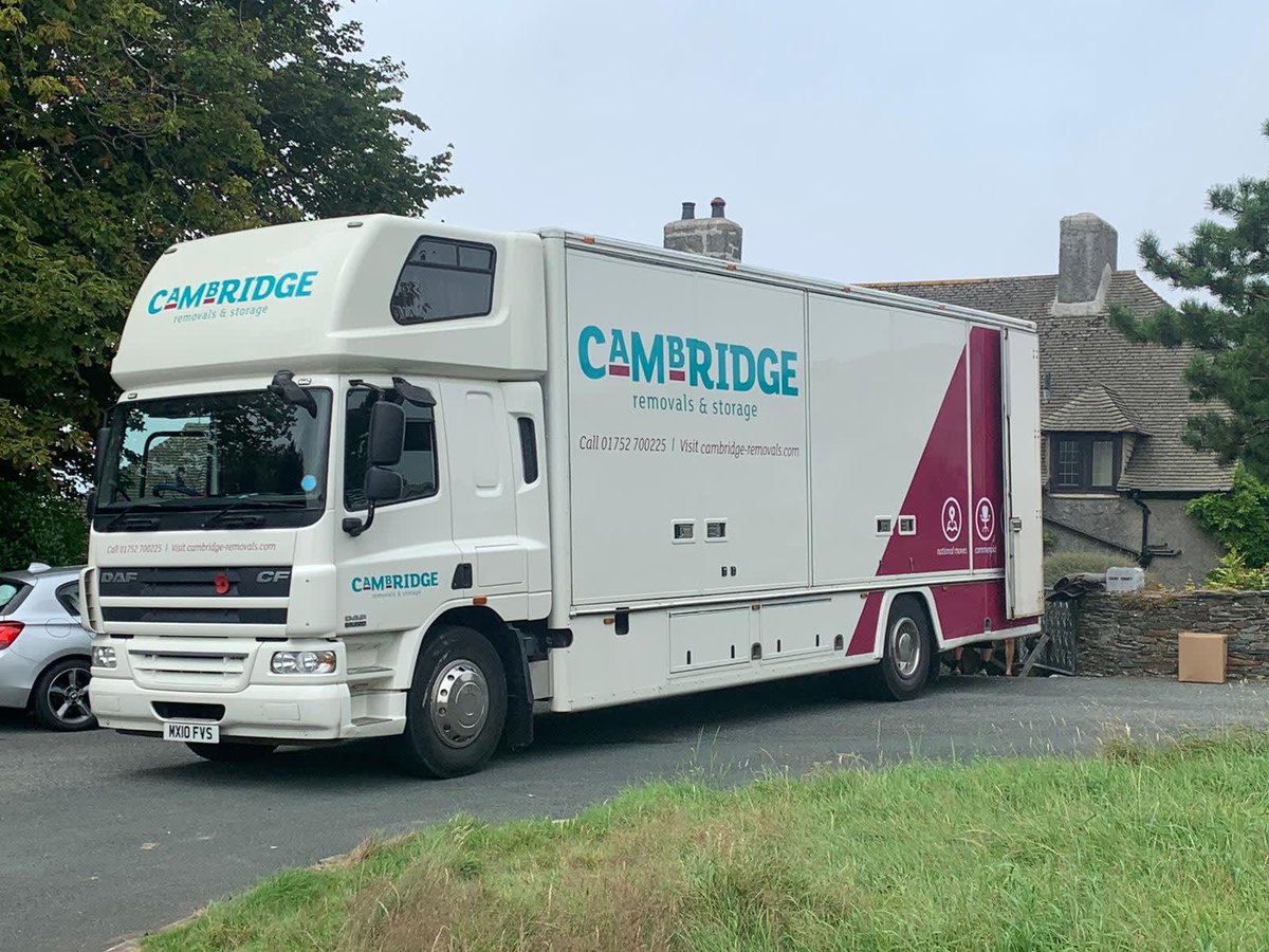 The crew is off on a long road trip this week in our 18t, first drop Stafford, then onto Essex to return to Plymouth to unload then reload for Scotland, then back to Essex. #stafford #essex #scotland #plymouth #movinghome