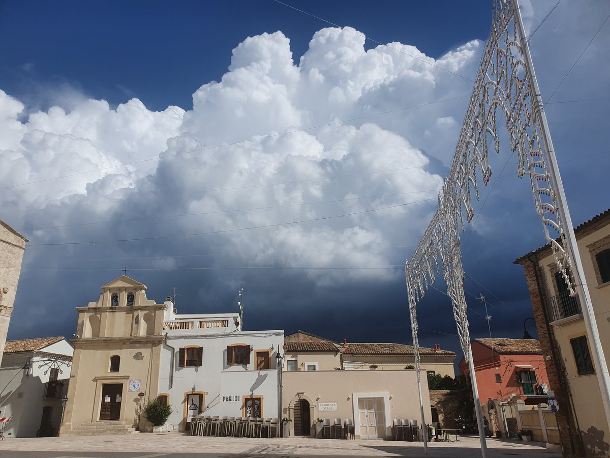 gmaddal3's tweet photo. it's coming! #termoli #molise. https://t.co/JpGhGPlB2U