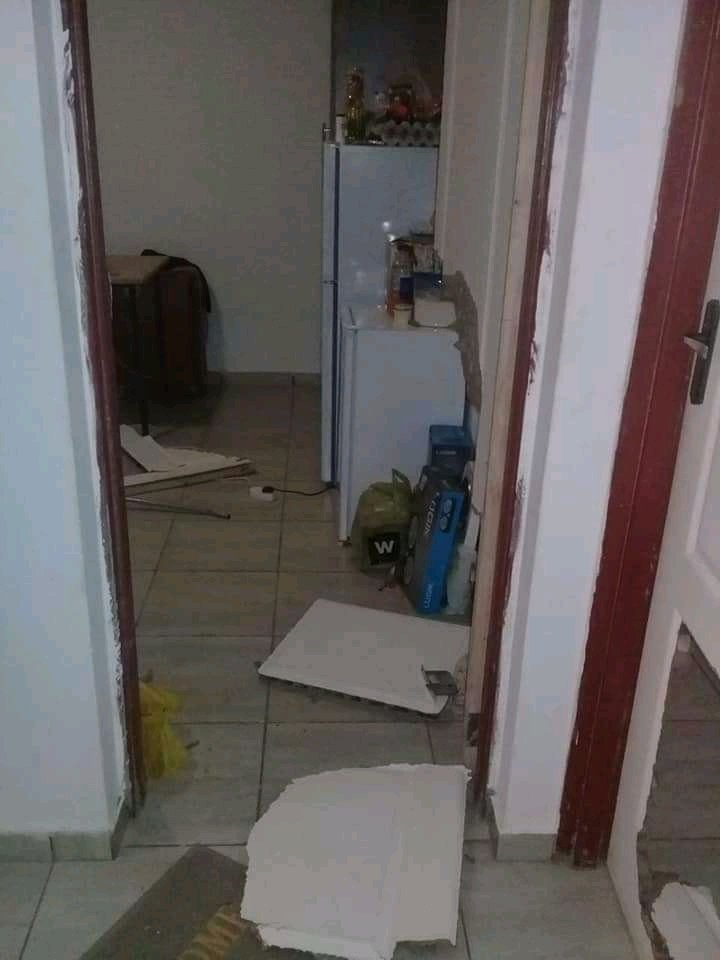 ThelmaMashola's tweet photo. The rooms we are forced to claim at univen! These rooms were broken into, students were held at gunpoint and robbed of their belongings. To this day they have not been compensated!
#univenmustfall
#warOnUnivenCorruption
@bladenzimande
@News24 
@SABCNews https://t.co/FJR1PvuqnS