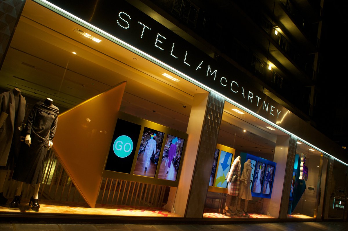 It's already Wonderful Wednesday - Freehand is proud to have worked on some innovative window designs with the VM team at Stella McCartney.
See for yourself the number of different ways screens were used to attract and make for a great customer experience - especially using...