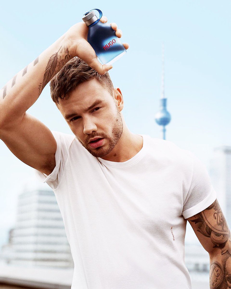 realdailypayne's tweet photo. 🎂#29DaysOfLiamPayne #Day5🎂

Remember when @HUGOBOSS announced @LiamPayne as their very first brand ambassador for HUGO!!! Since then we’ve had 2 capsules, a body wear campaign, a fragrance and an eyewear campaign. Model Liam is killing it! 
#HUGOxLiamPayne https://t.co/CRHBlKtjye