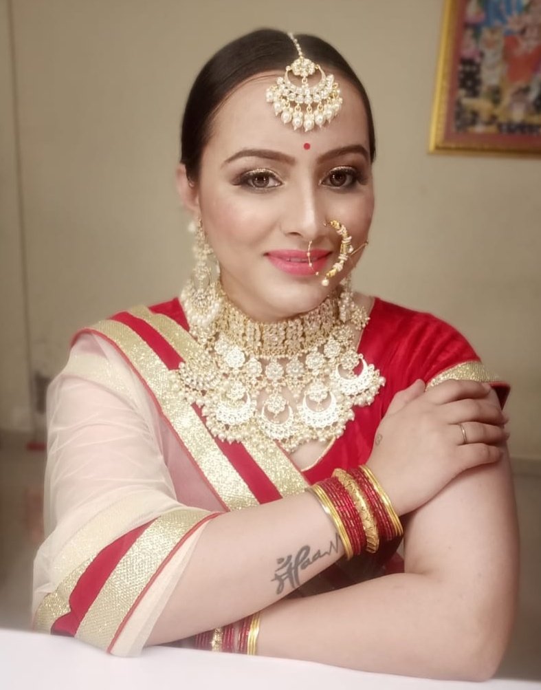 Bhavikamua's tweet image. 1st Online Makeup Webinar 
Day #1 ~  Bridal Makeup 
.
.
.
#onlinemakeup #bhavikamakeupartistry #traditionalmakeuplook #huda #nars #benefit #anastesia #toofaced #facescanada #forever52 #katvond #wedmegood #weddingzin #weddingsutra #shadisaga #olready