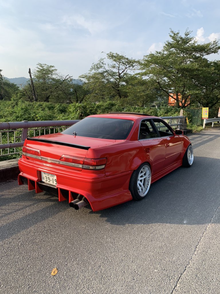 lasyms's tweet photo. こないだ天気良かったから朝からみんなに声かけて研いでもらってフェラーリレッドにオールペン笑 https://t.co/j5EeQ79JF7