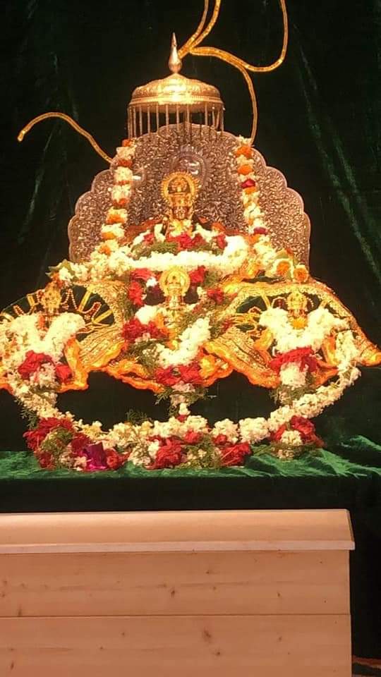 Shubham61396145's tweet photo. करोड़ों हिंदुओं की श्रद्धा, संयम और त्याग के प्रतीक प्रभु श्रीराम जन्मभूमि मंदिर के शिलान्यास के इस ऐतिहासिक दिन पर सभी को शुभकामनाए। 

जय श्री राम 🚩 https://t.co/U90KzYbBwe