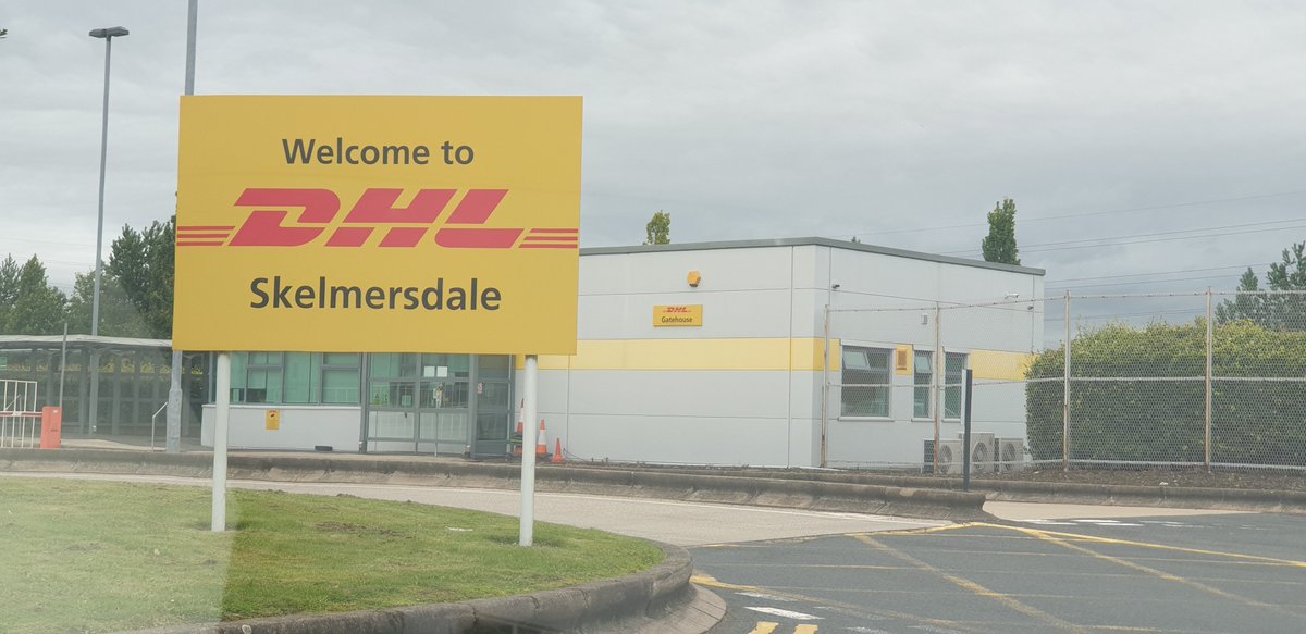 So proud to be part of DHLs contribution to the Covid response. Here today visit DHL Skelmersdale- amazing site set up to support our NHS Supply Chain #teamCNO #dhlsupplychain #hcsa #rcn