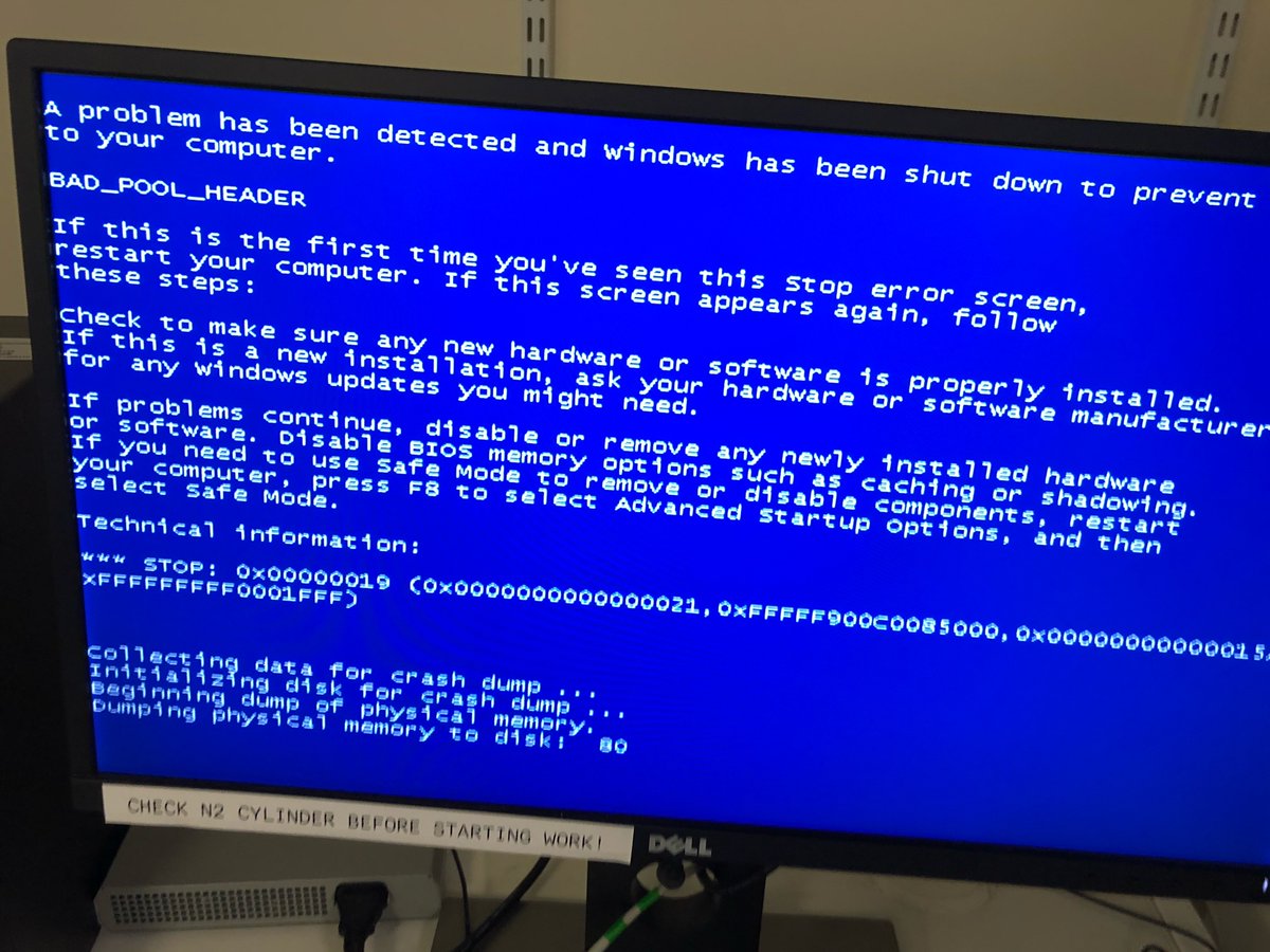 MassSpecLeeds's tweet image. You know you’re back in the lab when your phone’s camera roll starts filling up with pictures of error messages. #backinthelab #massspec #researchfacilitylife