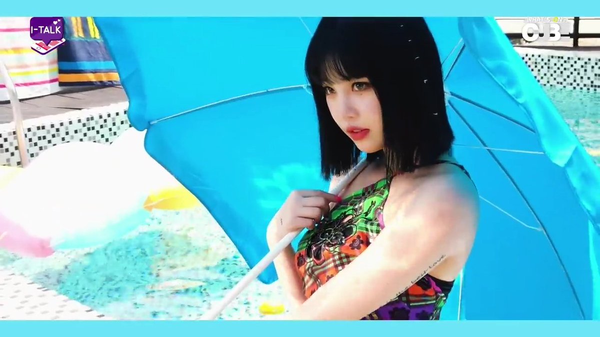 soojinarchives's tweet photo. soojin best girl https://t.co/FcwKRSZgav