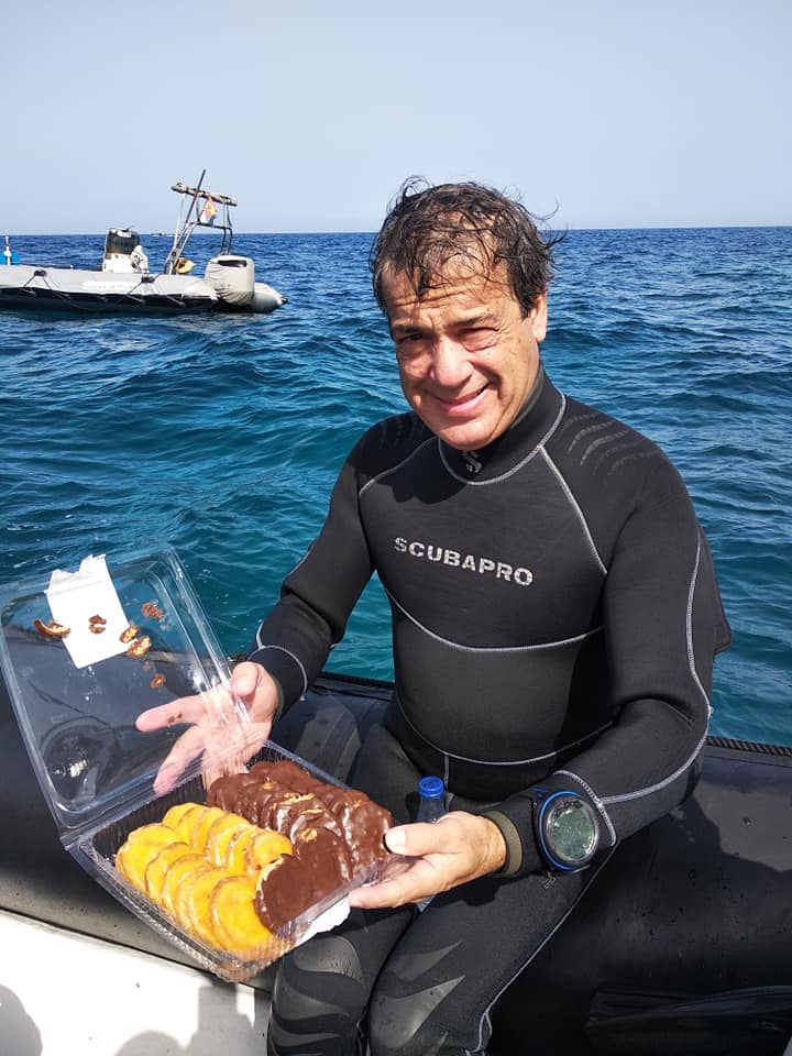 Que bien que nos cuidan nuestros amigos!! Así es imposible cumplir con  la operación bikini!!! 🙈🙈🙈🙈 Gracias Antonio!! #buceo #Tenerife